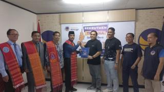 Burhan Gurning Serahkan Berkas Persyaratan Calon Wakil Walikota ke Partai Nasdem