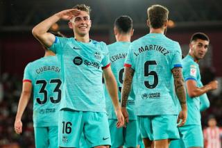 Dua Gol Fermin Lopez Bawa Barcelona Menang atas Tuan Rumah Almeria