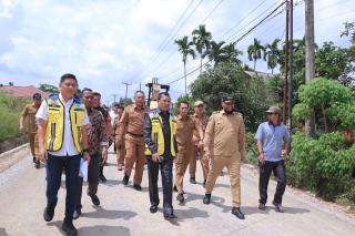 Pj Wako Pekanbaru Tinjau Normalisasi Hulu Sungai Sail dan Pembangunan Jalan Padat Karya Kulim