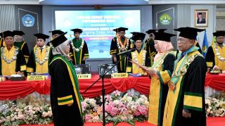 Prof Ns Agrina Asal Unri Raih Gelar Guru Besar Keperawatan Komunitas Pertama di Sumatera