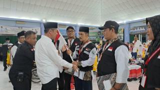 Bupati Rokan Hilir Lepas Jemaah Haji Provinsi Riau Kloter Terakhir