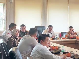 Berikan Bantuan Hukum, Kasi Datun bersama Tim JPN Kejari Pelalawan Mendatangi Kantor Bapenda 