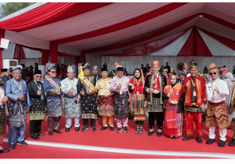 Pakai Busana Adat Banjar, Pj.Bupati Inhil Ikuti Upacara Hari Lahir Pancasila Bersama Presiden Jokowi