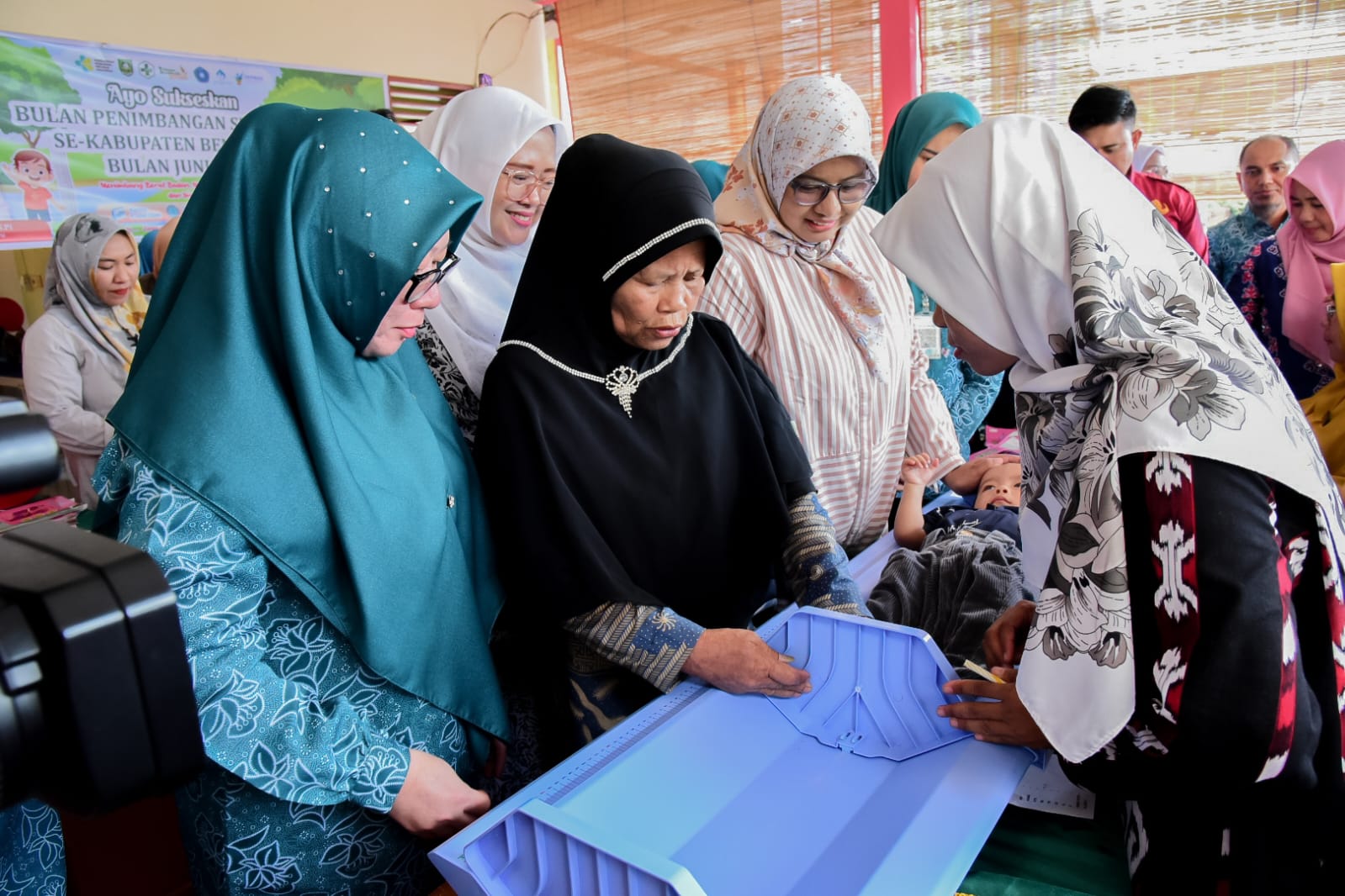 Turunkan Prevalensi Stunting, Tim Percepatan Penanganan Stunting Melaksanakan Penimbangan Serentak