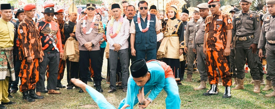 Bupati Kuansing Buka Pacu Jalur Kecamatan Pangean
