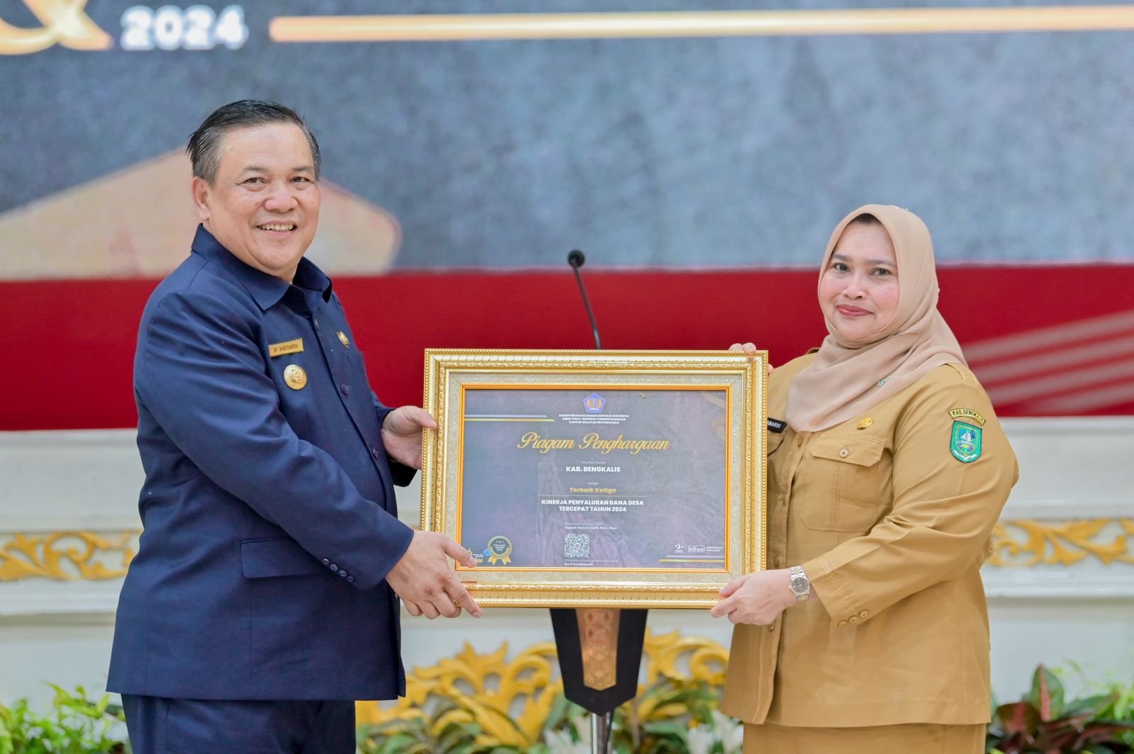 Bupati Bengkalis Terima Dua Penghargaan dari Kemenkeu RI