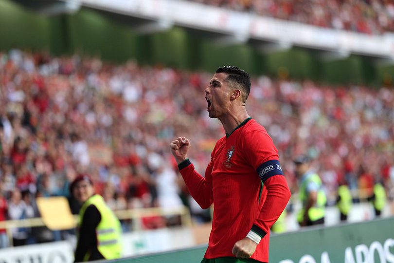Cristiano Ronaldo Bikin Gol Spektakuler, Portugal Menang 3-0 atas Irlandia