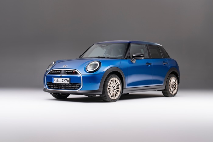 Cantik Banget! New MINI Cooper 5-Door Resmi Diluncurkan