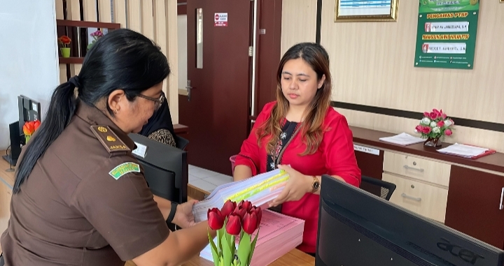 Penuntut Umum Kejari Maluku Tengah Limpahkan Perkara Dana Desa Negeri Haya ke Pengadilan Tipikor