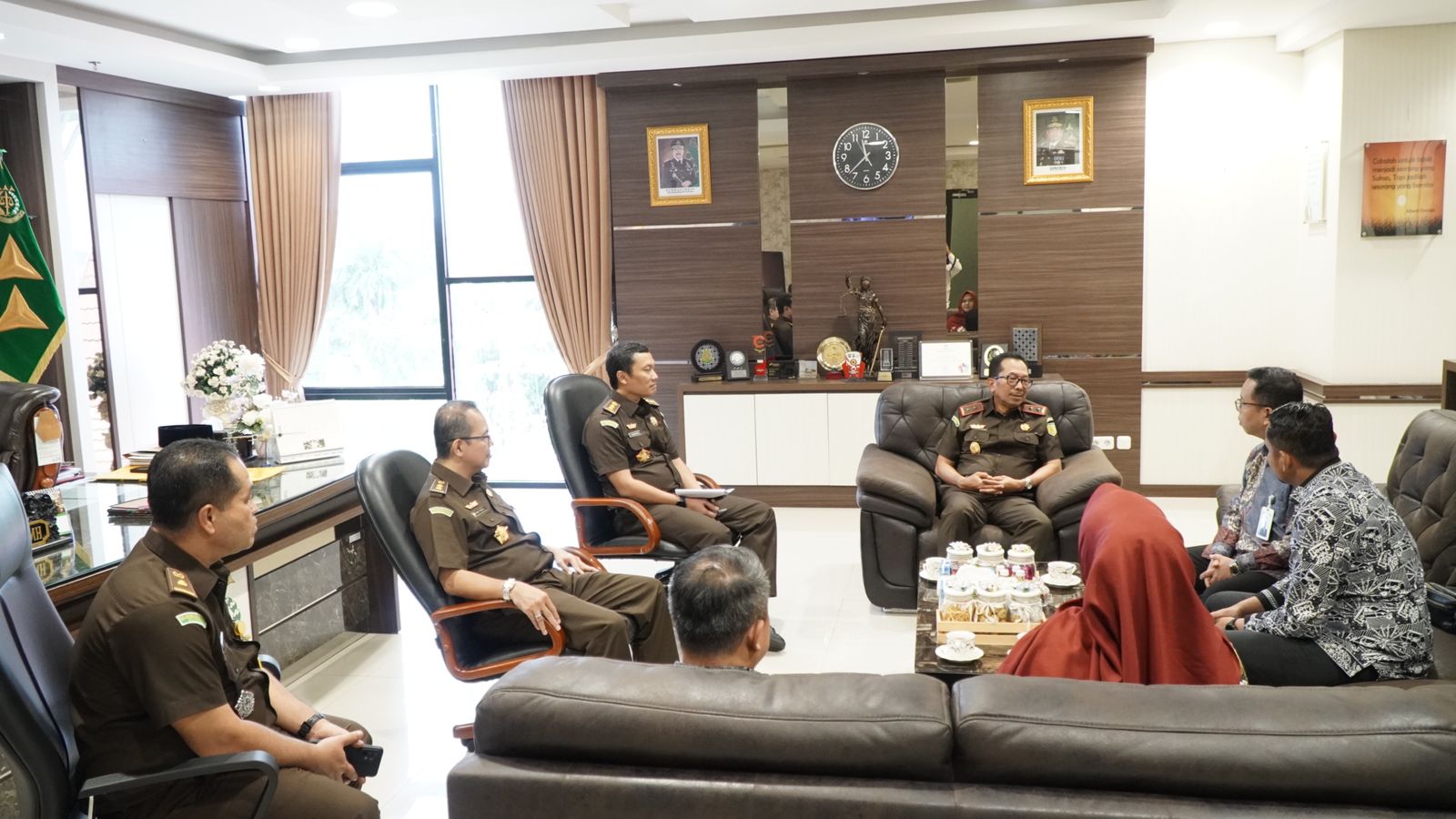Perkuat Sinergitas, Jajaran Bank Syariah Indonesia Bersilaturahmi ke Kajati Riau