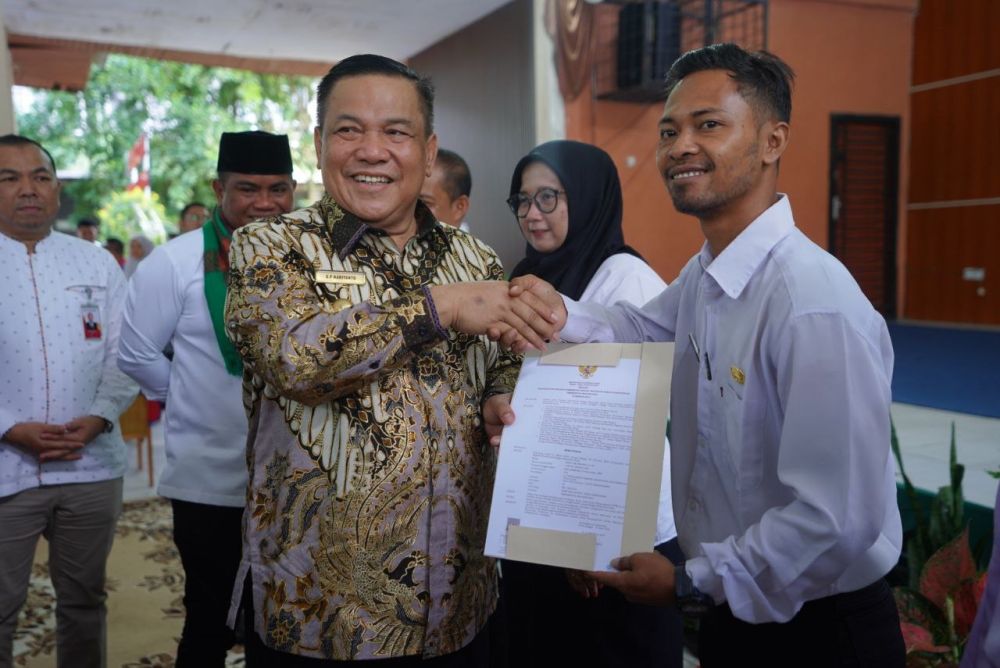 189 Guru Honorer di Pelalawan Terima SK PPPK dari Pj Gubri SF Hariyanto