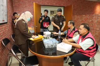 Segera Disidang, Dua Orang Tersangka Perkara Komoditas Timah Diserahkan ke JPUÂ 