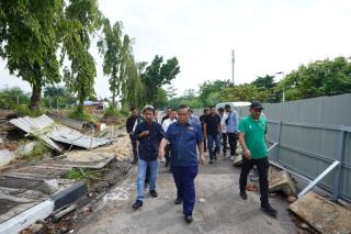 Pj Gubri Cek Langsung Pekerjaan Pelebaran Jalan Sultan Syarif Kasim Pekanbaru