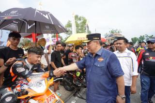 Pj Gubri SF Hariyanto Hadiri Event Balap Motor se-Sumatera di Kampar