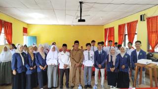 Dosen dan Mahasiswa STAIN Bengkalis Lakukan Sosialisasi Pekat ke SMAN 5 Sungai Batang