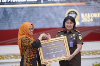 Kejati Riau Raih Penghargaan Kinerja Pelaksanaan Anggaran Terbaik Ketiga Instansi Vertikal