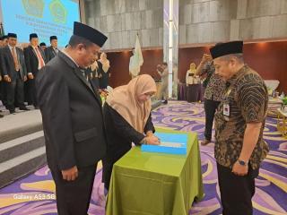 Plt Kakanwil Kemenag Riau Buka Rakerwil FKKMS Tahun 2024