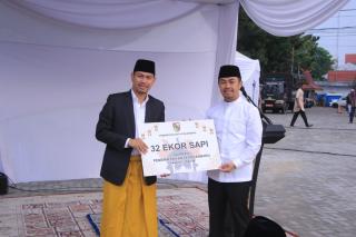 Pj Wako Serahkan Puluhan Ekor Hewan Kurban yang Terhimpun di Pemko Pekanbaru