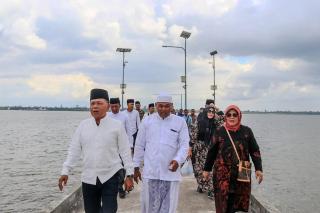 Idul Adha di Kampung Halaman, Bupati Asmar Kurban 2 Ekor Sapi