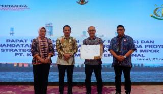 Direktur PPS JAM- Intelijen Bersama Chief Legal Counsel PT Pertamina Tandatangani Pakta Integritas 
