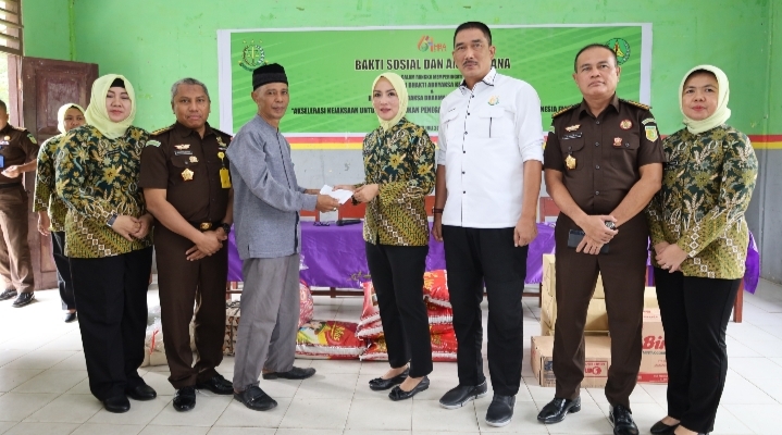 Kajati dan Ketua IAD Wilayah Maluku Sambangi Panti Asuhan serta Anjangsana di kediaman Istri Purnaja