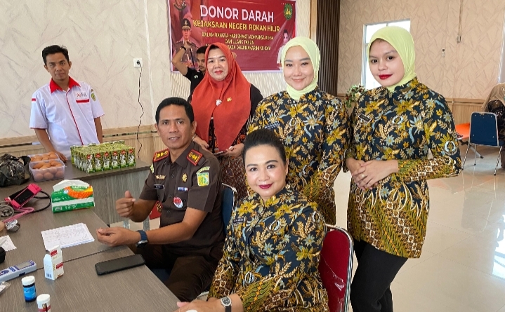 Sambut HBA ke 64 dan IAD ke- 24, Kejaksaan Negeri Rokan Hilir Gelar Donor Darah