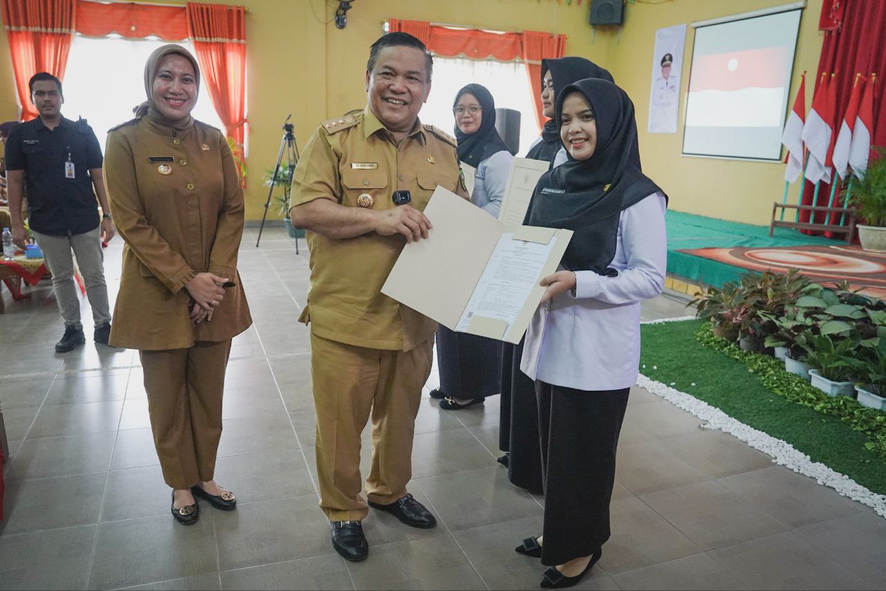184 Guru di Inhu Terima SK PPPK dari Pj Gubri SF Hariyanto