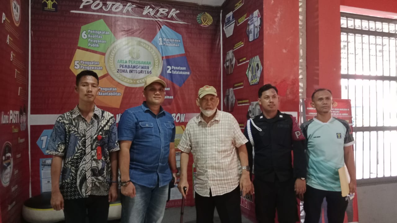 JPU Kejaksaan Saparua Eksekusi Terdakwa Tipikor DD dan ADD H. Eddy Pattisahusiwa SE
