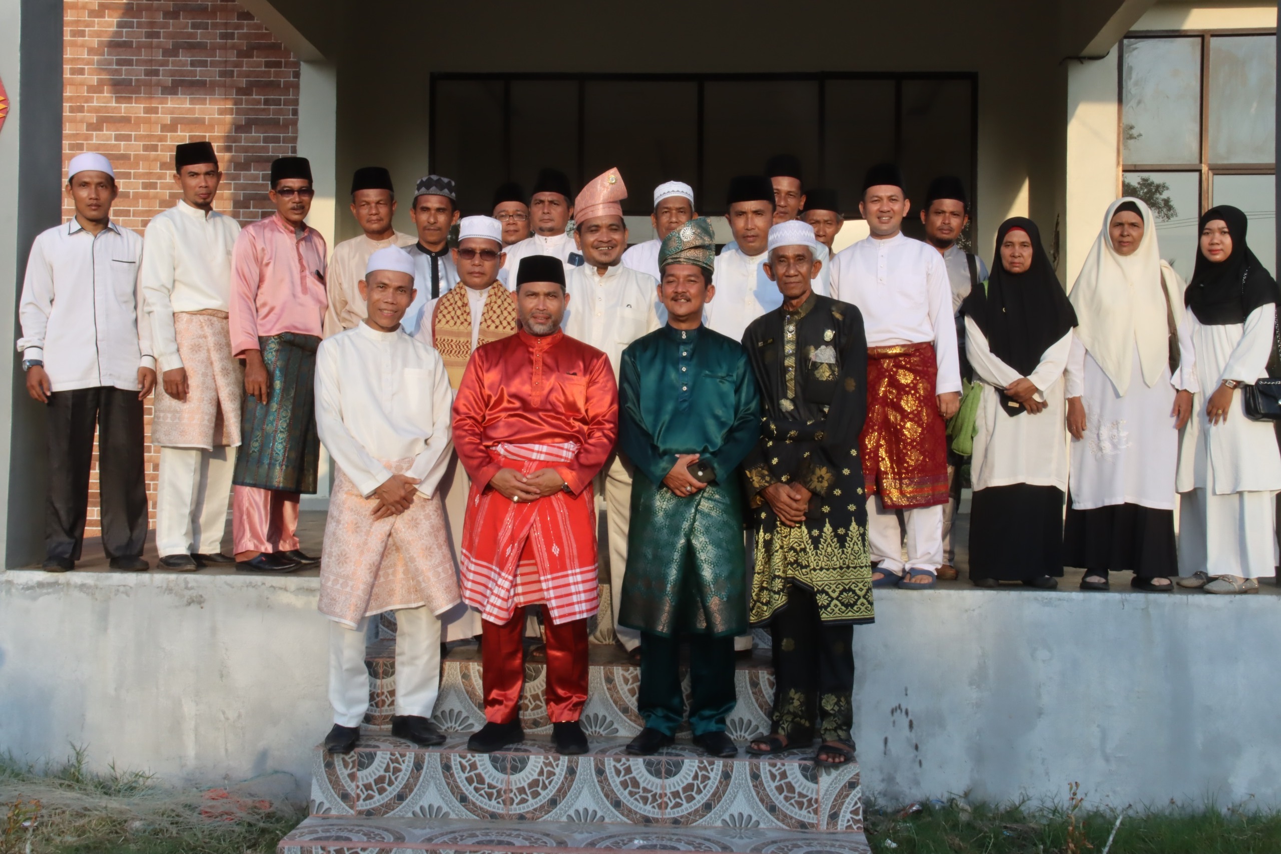 Pj Bupati Lantik Pengurus Pimpinan Ranting Dewan Masjid Indonesia Kecamatan Mandah