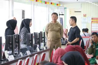 Pj Wali Kota Pekanbaru Tinjau Pelayanan MPP Pasca Serangan Hacker ke PDNS 2
