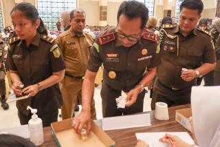 Pencegahan dan Penyalahgunaan Narkoba, Kajati dan Seluruh Pegawai serta PPNPN Tes UrineÂ 