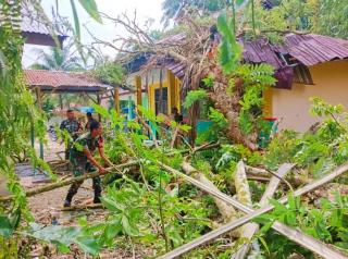 Diterjang Puting Beliung, Rumah hingga Sekolah di Kampar Riau Rusak