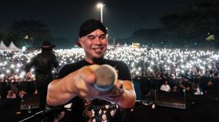 Ahmad Dhani Senggol Kotak soal Lagu yang Ditulis Posan Tobing