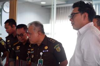 Kapuspenkum Dr. Harli Siregar Sambangi Kantor Tempo di Palmerah Jakarta Barat 