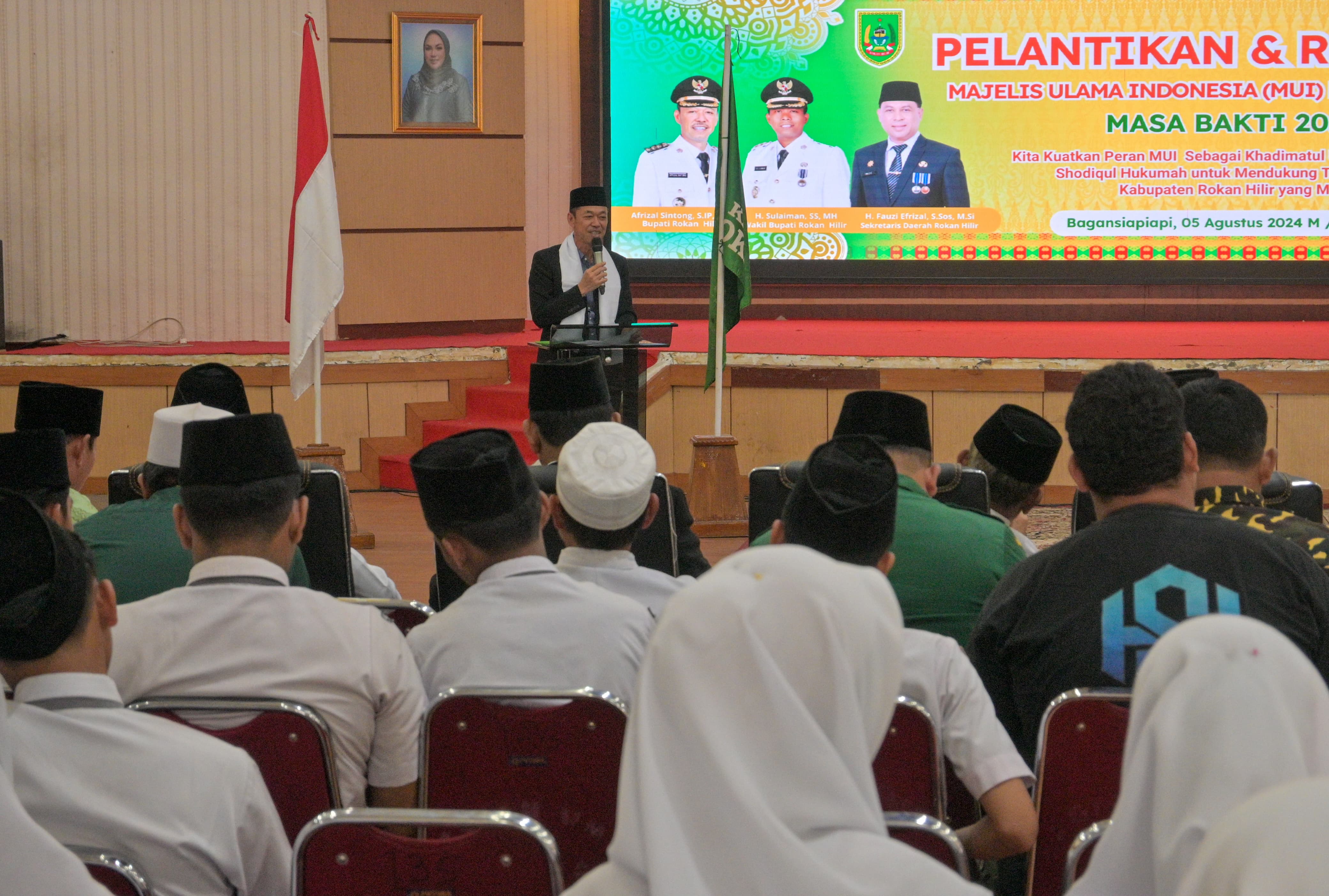 Bupati Afrizal Sintong Hadiri Pelantikan Pengurus Sekaligus Buka Raker MUI Rohil Â