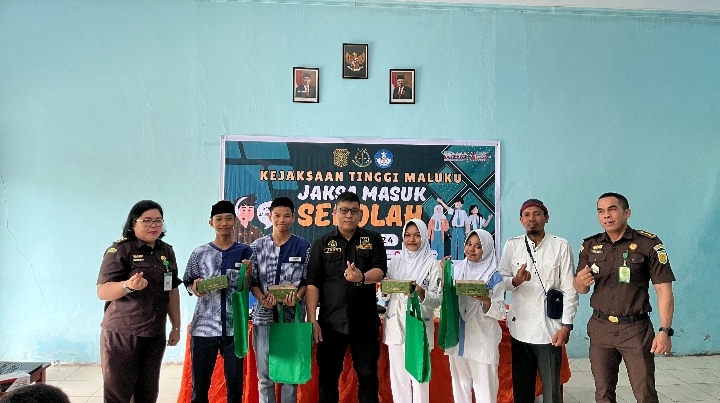 Kajati Maluku Laksanakan Program JMS di SMK AL WATHAN Ambon