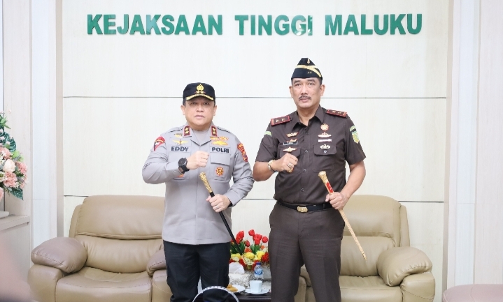 Kapolda bersama Jajaran Silaturahmi ke Kajati MalukuÂ 