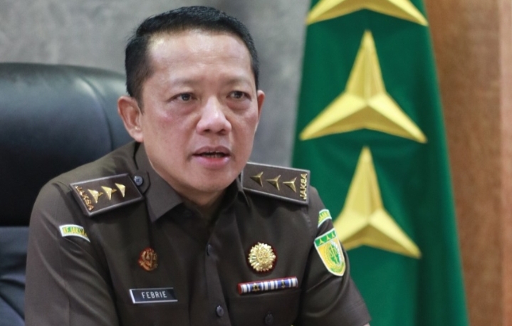 Enam Orang Saksi Menjawab Pertanyaan Jaksa Terkait Perkara Komoditi Emas