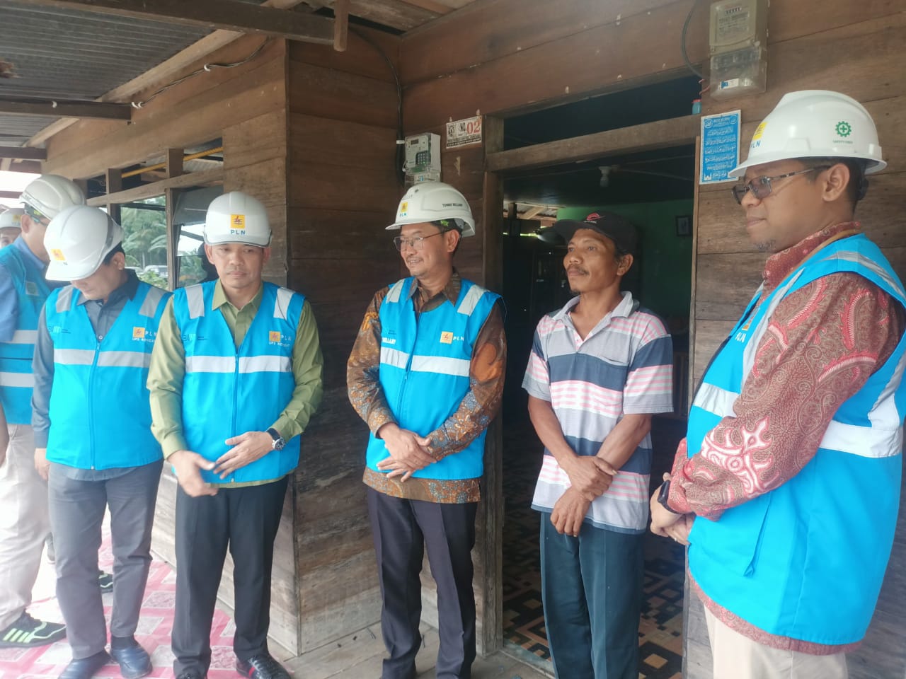 Bersama GM PLN, Pj Bupati Inhil Resmikan Listrik Menyala 24 Jam di Kecamatan Keritang dan Reteh