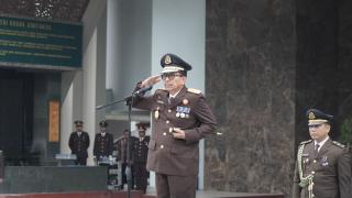 Menjadi Inspektur Upacara HUT Kemerdekaan RI,Â  Kajati Riau Membacakan Amanat Jaksa AgungÂ 