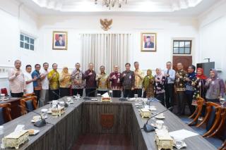 Audiensi Bersama BPS, BI, OJK dan Bulog, Pj Gubri: Mari Bekerja Bersama