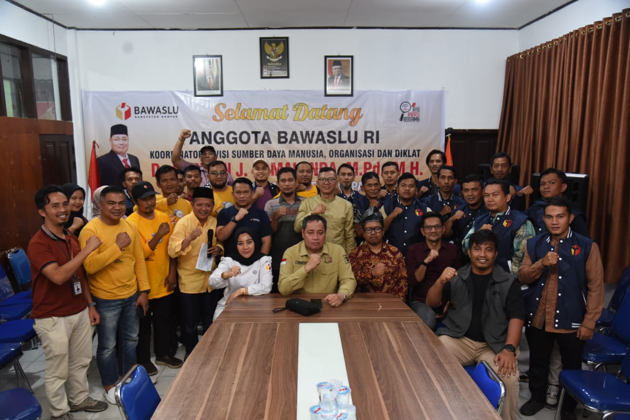Kunjungi Bawaslu Kampar, Herwyn Anggota Bawaslu RI Sebut Panwascam dan PKD Ujung Tombak Pengawasan