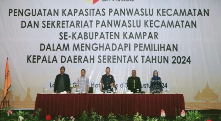Ketua Bawaslu Kampar Buka Kegiatan Penguatan Kapasitas Panwaslu Kecamatan dan Sekretariat Panwasluca