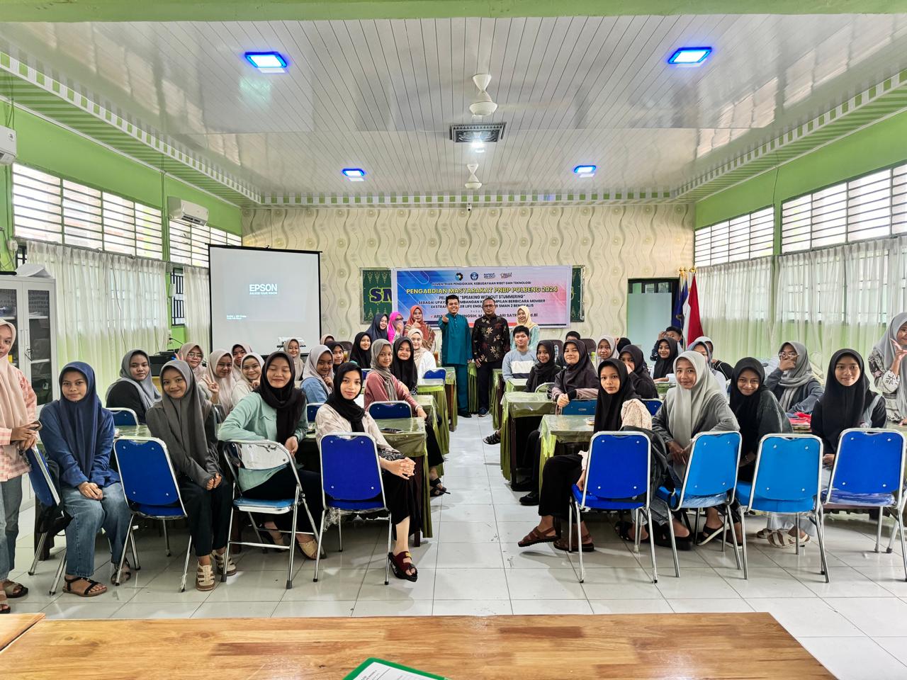 35 Anggota Life Engslish Club SMAN 2 Bengkalis Ikuti Pelatihan Speaking Without Stummering