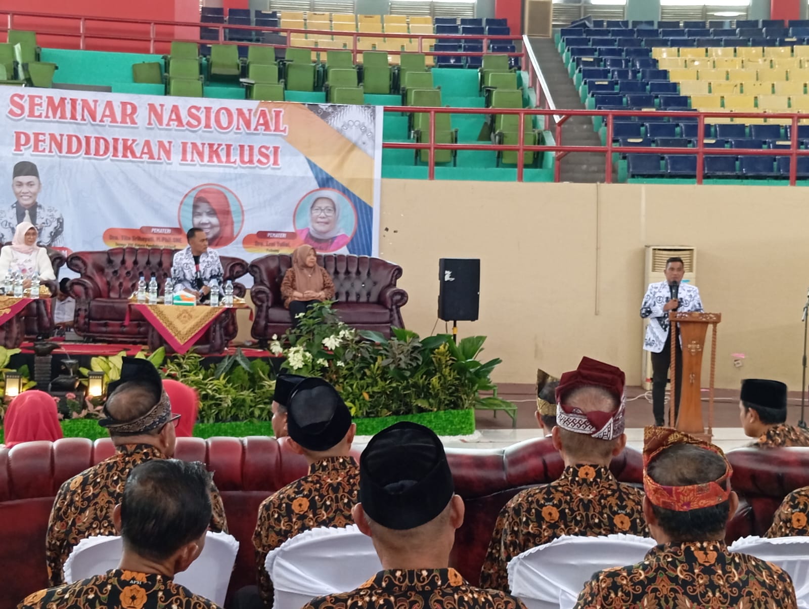 Bupati Zukri Hadiri Seminar Nasional Pendidikan Inklusi