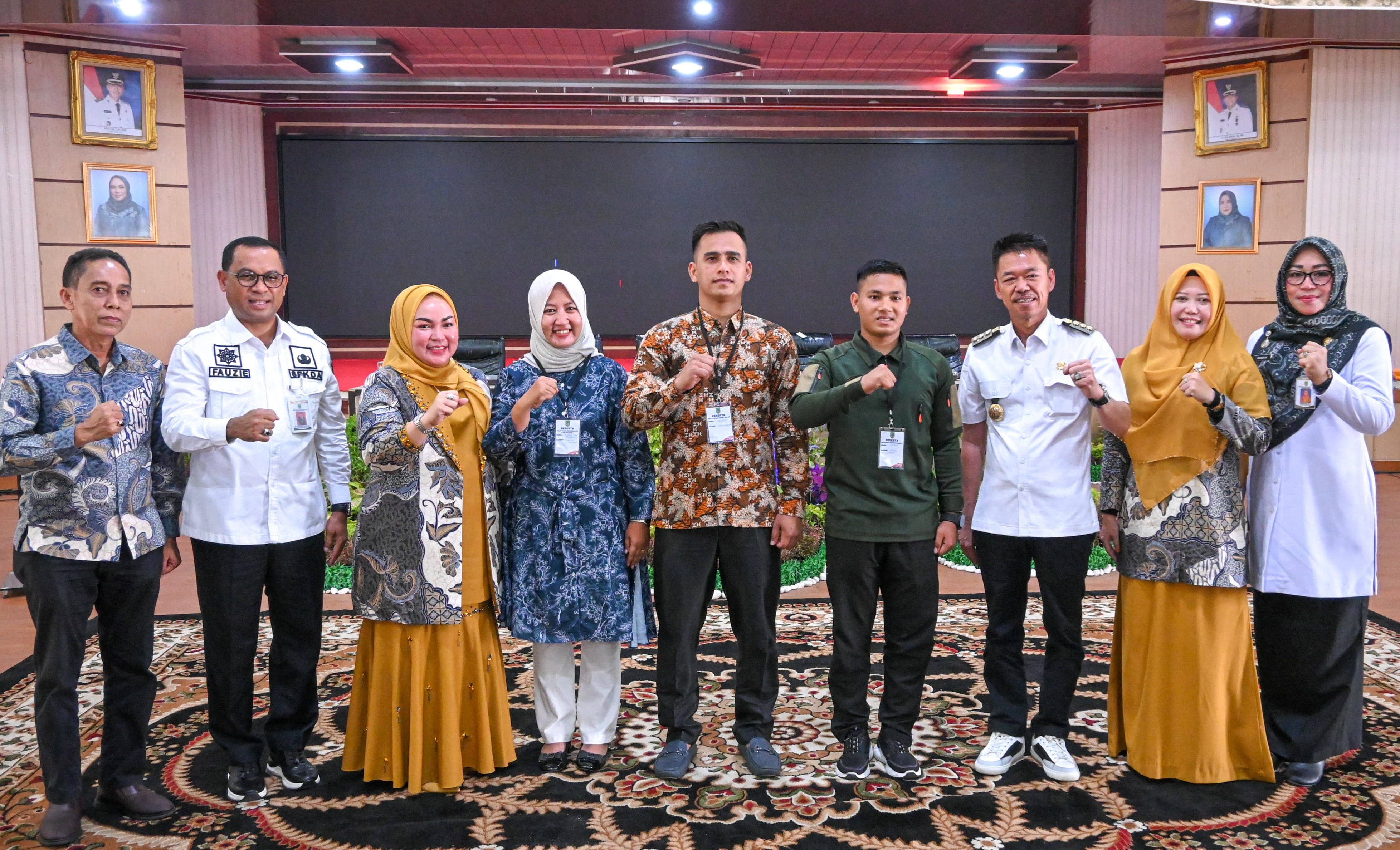 Bupati Rohil Buka Pelatihan Packaging dan Pangkas Rambut