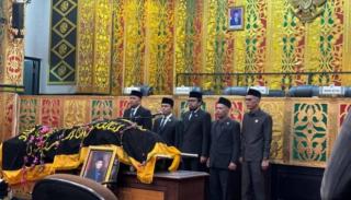 DPRD Pekanbaru Gelar Upacara Pelepasan Jenazah Anggota yang Meninggal Dunia