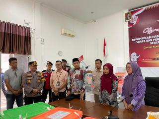 Bawaslu Kampar Hadiri Pembukaan Box Container Terkait Adanya Surat KPU RI