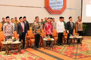 Bawaslu kampar Lantik 62 Anggota Panwascam Terpilih, Syawir Tekankan Sinergitas dan Jaga Kekompakan