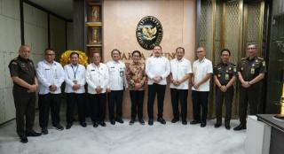 Program Jaga Desa Sukses, Jaksa Agung ST Burhanuddin Terima Penghargaan Kemendes PDTTÂ 